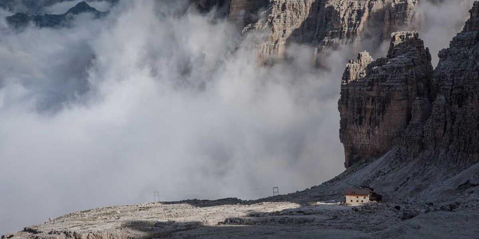 Das Rifugio Alimonta liegt zwischen Bochette Alte und Bochette Centrale. Foto: Ralf Gantzhorn