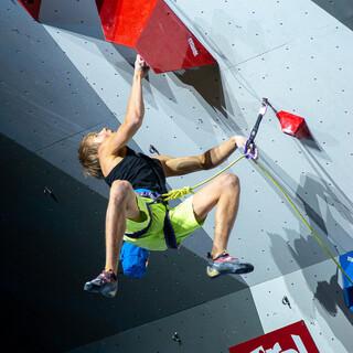 Alex Megos im Finale. Foto: IFSC/Eddie Fowke