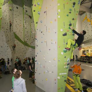 Members get discount to the DAV climbing centres. (c) DAV/Thilo Brunner